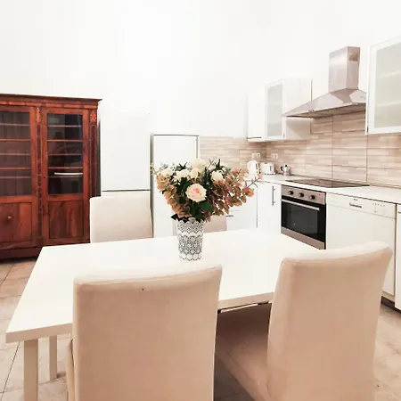 Ferenc Apartment