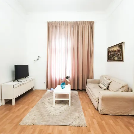 Ferenc Apartment